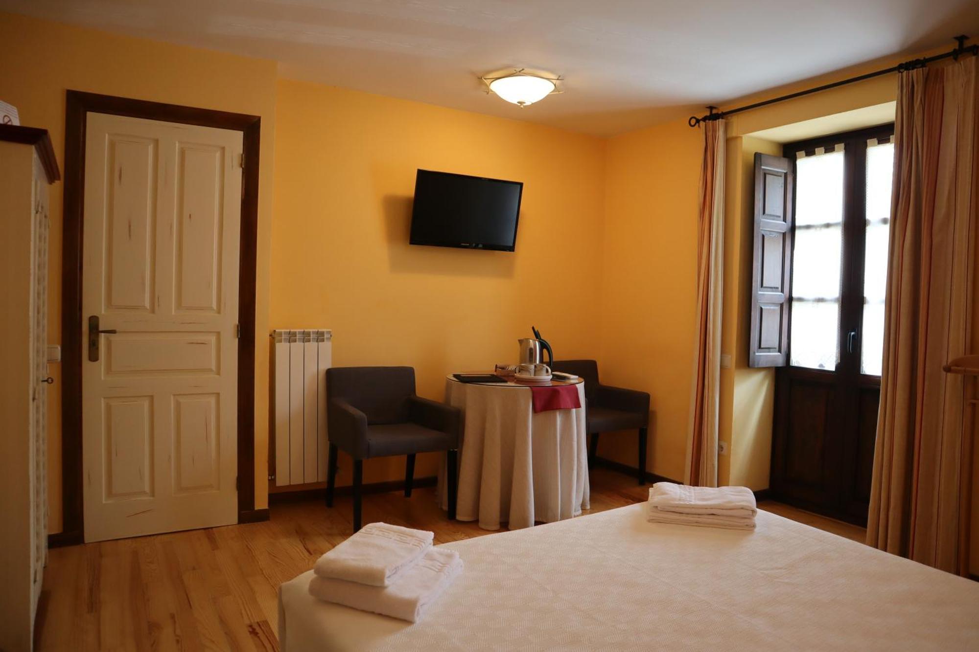 Hotel Rural El Almadiero Бурги Экстерьер фото